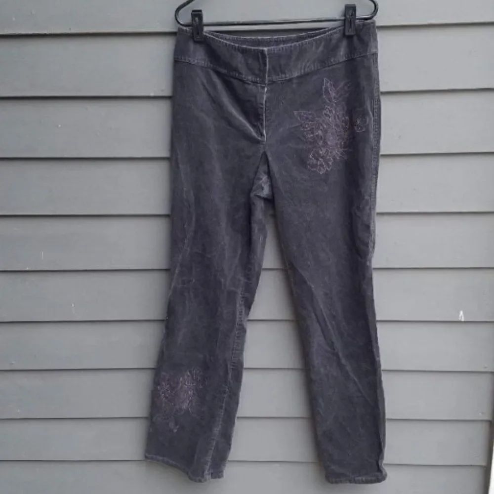 I E Relaxed Cords in Dark Gray/Black Embellished Front Size 10